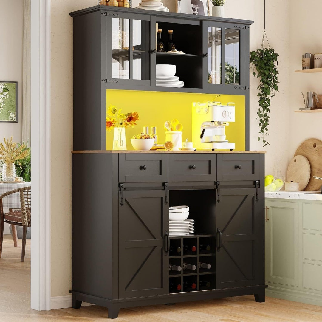 Un espace mieux organise grace a ce buffet avec portes, avec etageres, finition noir