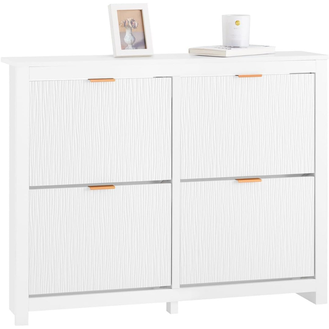 Pour un interieur harmonieux, armoire avec portes, aux lignes contemporaines en finition blanc et dore