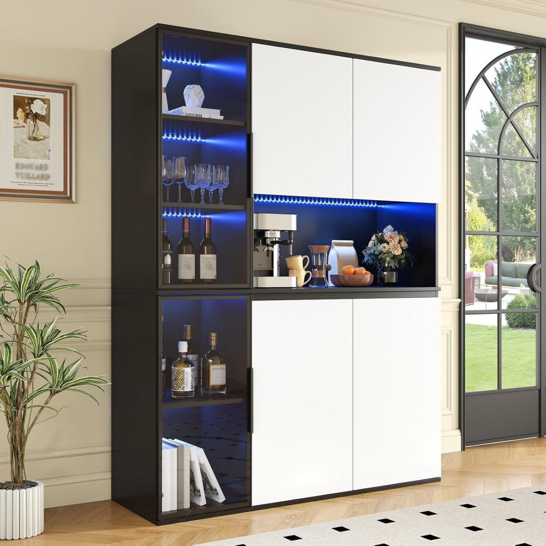Pour un interieur harmonieux, buffet avec portes, avec etageres en finition blanc et noir