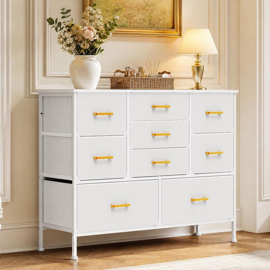 Une touche de caractere, buffet avec tiroirs, avec portes dans un ton bois naturel